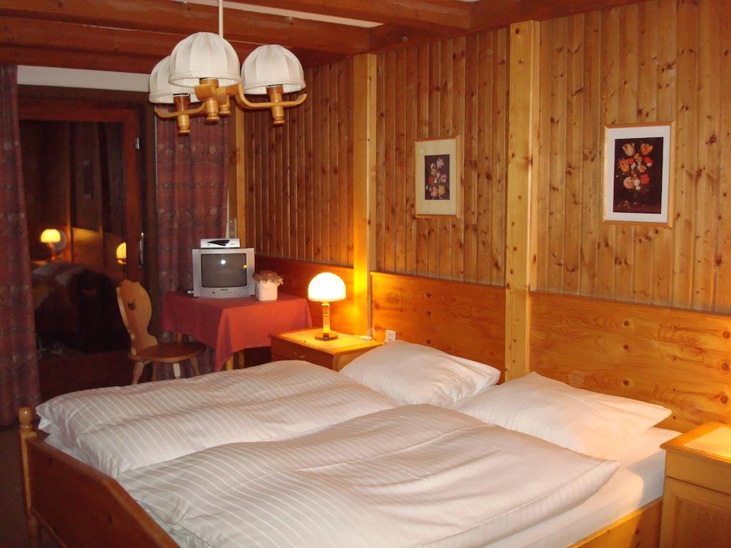 Almgasthof Judenburger Hutte Hotel Sankt Wolfgang Ruang foto